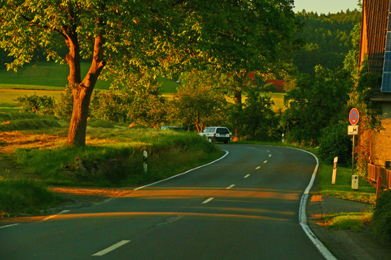 P1070415-Bergstra�e hinter Schnathorst (H�llhorst) zum Wiehengebirge rauf-560