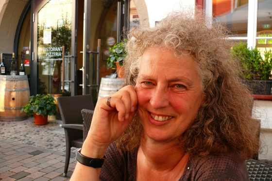 P1070791-Hase-La Piazza-Kornmarkt P1070791-Hase-La Piazza-Kornmarkt