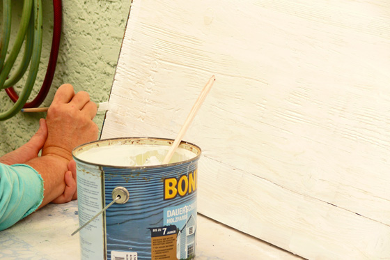 P1080670-Barbara streicht Balkon-Möblierung-2 P1080670-Barbara streicht Balkon-Möblierung-2