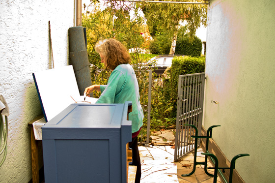 P1080676-Barbara streicht Balkon-Möblierung-3 P1080676-Barbara streicht Balkon-Möblierung-3