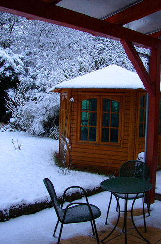 P3036619-Winterschnee - Tempelchen von Anbauterrasse H500