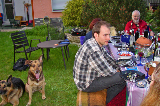 P5281665-Grillen im Garten-Rudi, Jenny & Co-4-560