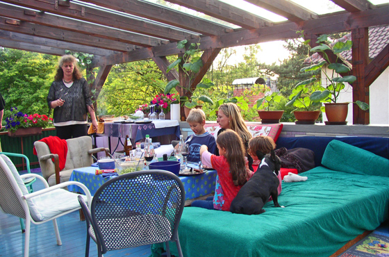 P7104115-Terrassenfete mit Nine-560