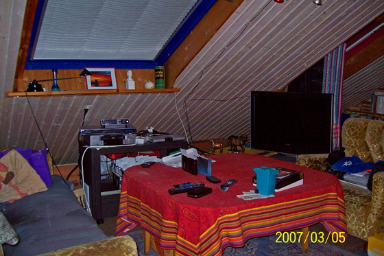 100_0022-Fernsehtisch-560