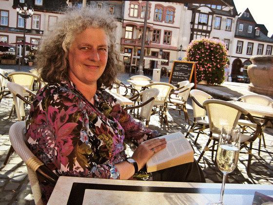 13-IMG_5382-Weilburg - Hase mit Buch, pse7, color5 - 560 13-IMG_5382-Weilburg - Hase mit Buch, pse7, color5 - 560