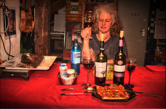 14-P1080852-Okt 14 - Hase + Pizza, surreal Mittelpunkt-560 14-P1080852-Okt 14 - Hase + Pizza, surreal Mittelpunkt-560