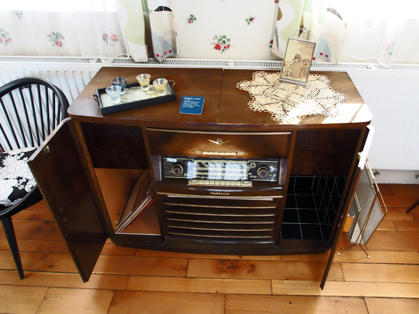 1957_Musiktruhe_Arabella, impaint, color5-B600