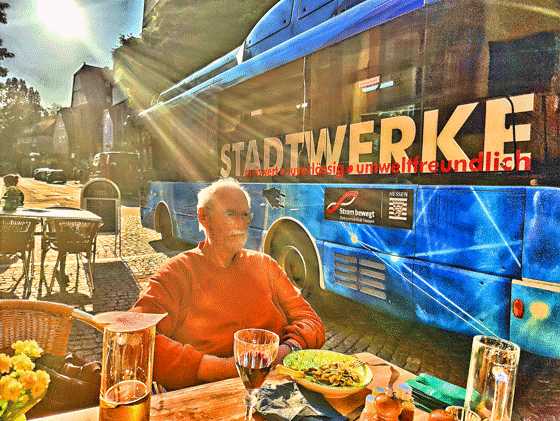 24-IMG20240826182620-Katergeburtstag Mr - Kater-3, Surreal Plastisch, pse7-560