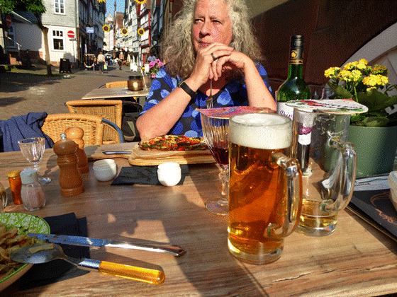 24-P1040745-Katergeburtstag Mr, - Hase-1, tiefe Schatten-560