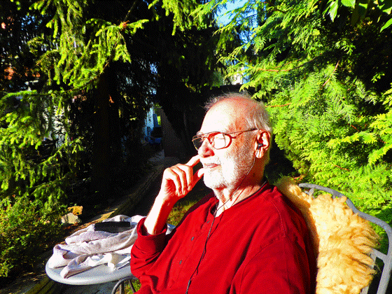 24-P1100798-Musikhören im Garten, pse7x2, inpaint, Orangefilter-560 24-P1100798-Musikhören im Garten, pse7x2, inpaint, Orangefilter-560