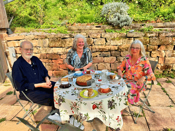 25-IMG-20250923-WA0004 - Kater, Hase, Jutta, aufgehellt-560 25-IMG-20250923-WA0004 - Kater, Hase, Jutta, aufgehellt-560