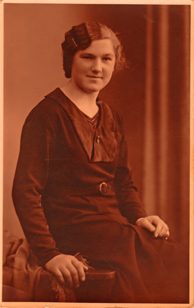 40-02-Agnes mit 22-23-H600