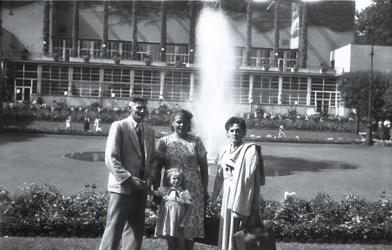 54-05-0002-Franz, Gretchen, Inge, Angnes - Palmengarten Ffm