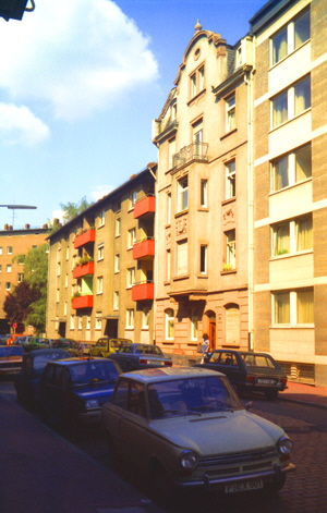 82-So-5-Nr-014-Haus-Jordanstrae mit Sibylle 300