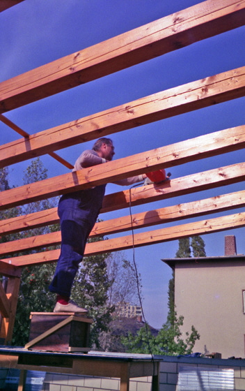 83-9-0016-Terrassenbalken auf eine Ebene ausrichten 83-9-0016-Terrassenbalken auf eine Ebene ausrichten