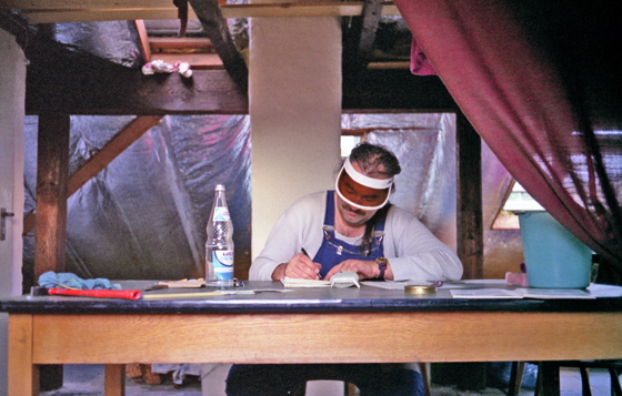 84-2-0015-Dachrenovierung-Kater am Tisch-560 84-2-0015-Dachrenovierung-Kater am Tisch-560