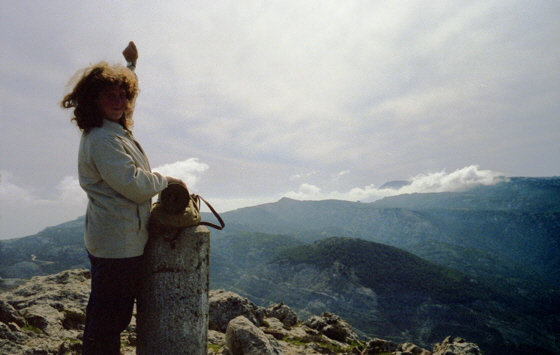 85-01-Kampos-Film4 - 05-Hase auf dem Oros-Gipfel 560