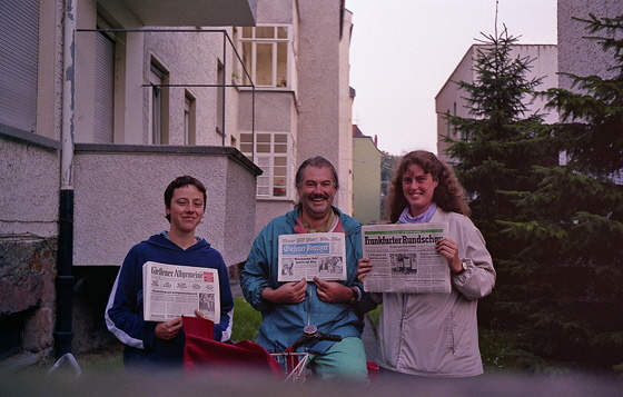 85-09-027-Zeitungsträger (Manni, Bettina, Barbara) 560 85-09-027-Zeitungsträger (Manni, Bettina, Barbara) 560
