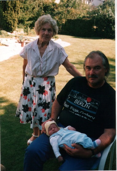 91-Gro�mutter, Sohn, Enkel-H555