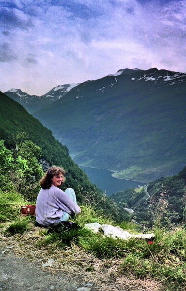 92-img334-Norwegen 1992-Hase glotzt Berge, pse7, corel, color5, impaint,pse7a-H600