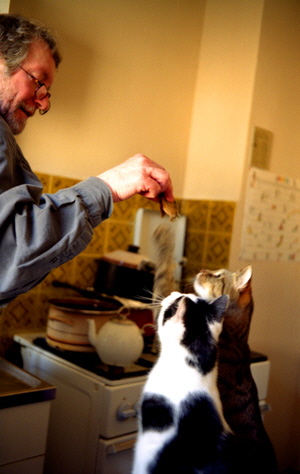 93-0A-Nr-011-Jrgen fttert Schnauzi-Bauzis - 300