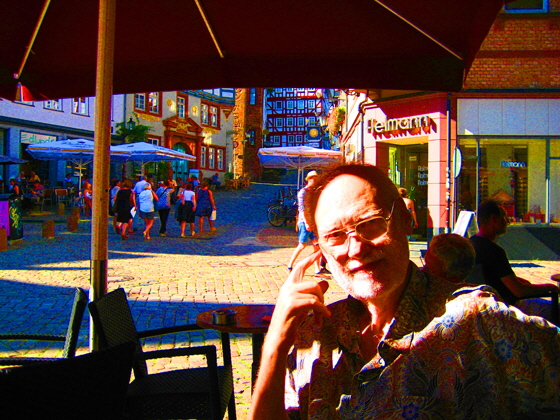 IMG_9109-Kater im Cafe am Markt-560