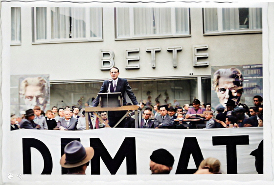 Nagel bei Kampf dem Atomtod Gimp FS-Colorized-Enhanced, imp-560