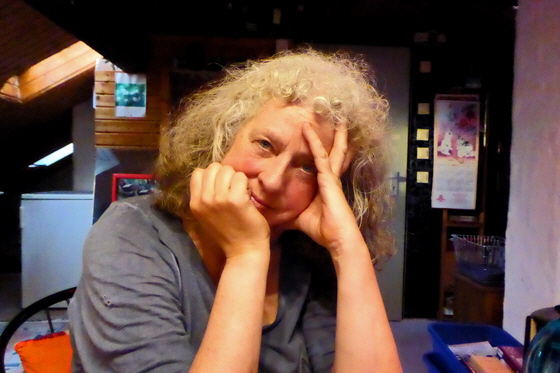 P1010268-Hase unterm Dach, color 5-560 P1010268-Hase unterm Dach, color 5-560