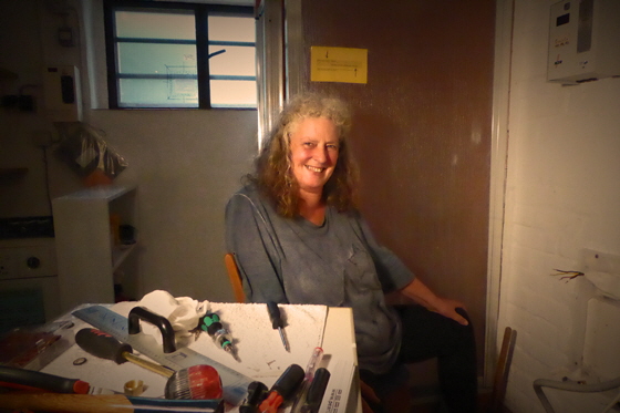 P1020269-Barbara Arbeit Kellerdusche, Color5, PSE7-560 P1020269-Barbara Arbeit Kellerdusche, Color5, PSE7-560