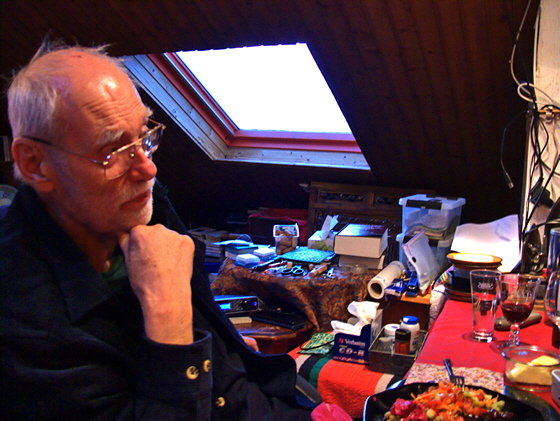 P1100149-Kater am Tisch, max Details-B560 P1100149-Kater am Tisch, max Details-B560