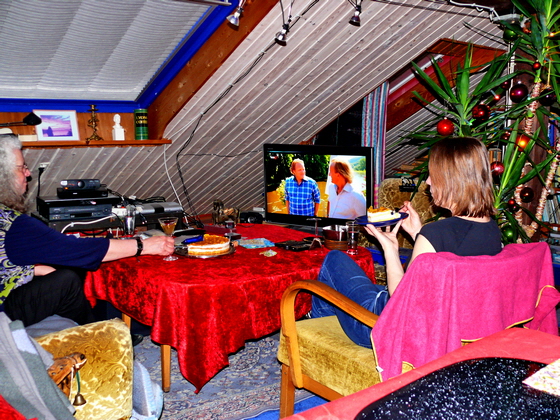 P1100150-Barbara+Carolin - Lecker an Bord, Struktur dkl-2.-560 P1100150-Barbara+Carolin - Lecker an Bord, Struktur dkl-2.-560