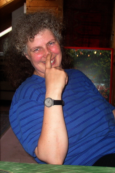 P5131238-1-Hase lacht +  freut sich-H560