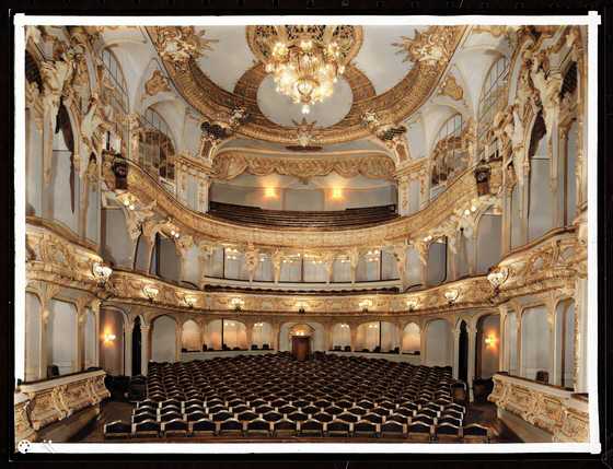 Theater am Schiffbauer Damm - TBS_037_10-Colorized-Enhanced-560
