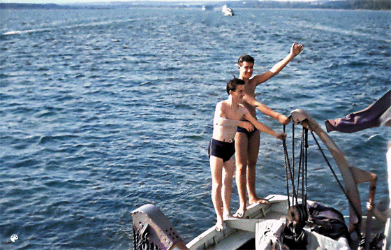 z57-M08-0003-Egon und ich in Badehosen Makro denoise inpaintx2-Colorized, pse7-560 z57-M08-0003-Egon und ich in Badehosen Makro denoise inpaintx2-Colorized, pse7-560